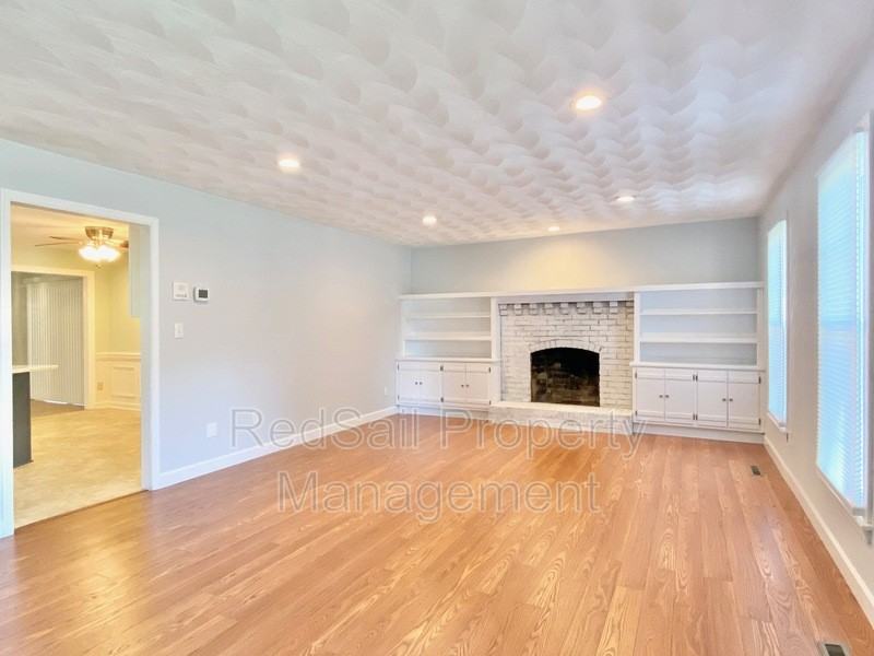 565 Sterling Rd - Photo 2 of 30