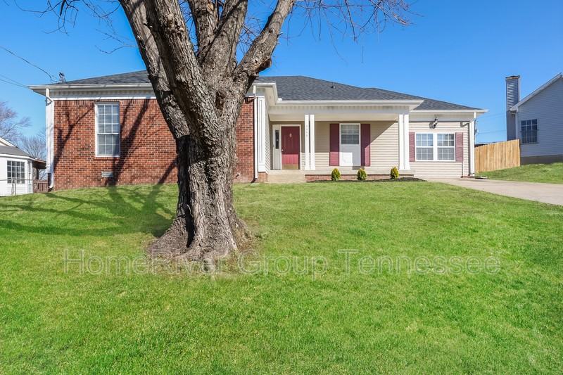 4048 Scotwood Dr - Photo 2 of 17