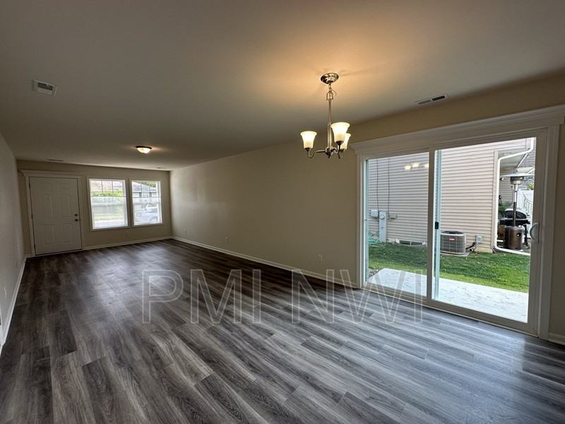 124 Park Ave - Photo 3 of 14