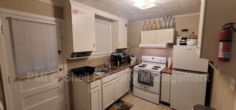 5914 Annette St - Photo 3 of 6