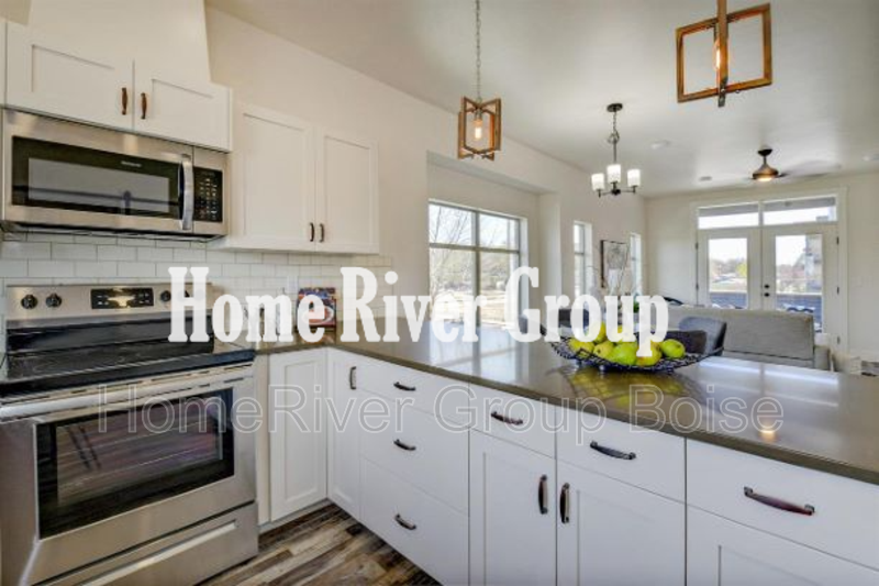 421 E Trackstand Ln - Photo 3 of 17