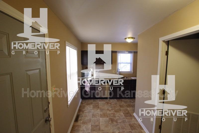 5316 N Euclid Ave - Photo 3 of 13