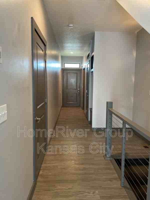 7620 N Mercier Ct - Photo 2 of 43