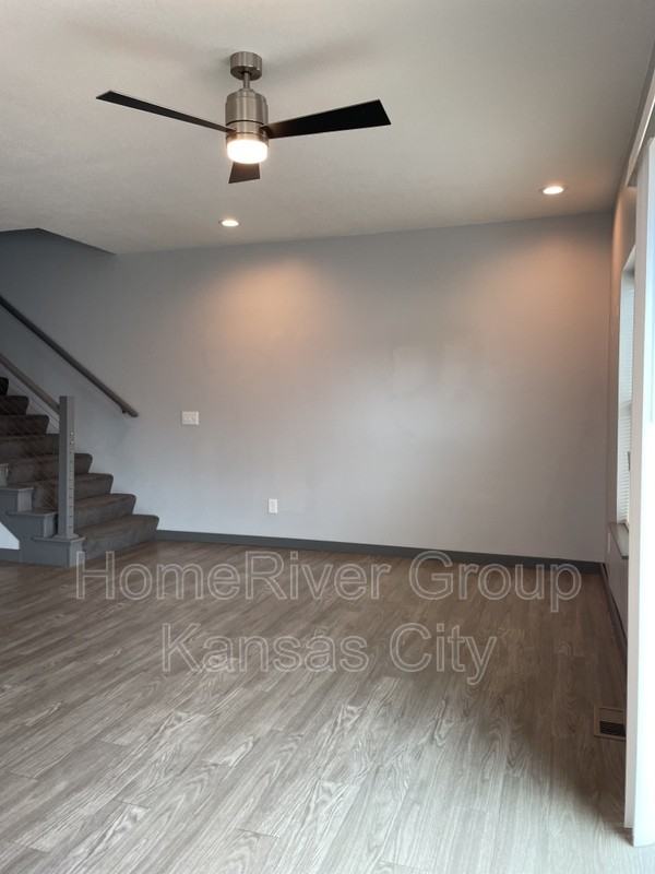 7620 N Mercier Ct - Photo 3 of 43