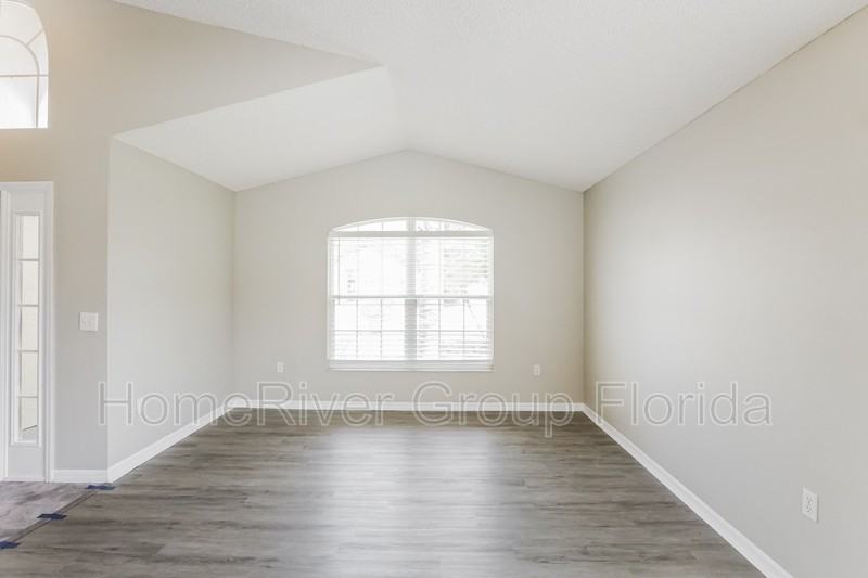 5120 Violet Ln - Photo 2 of 21