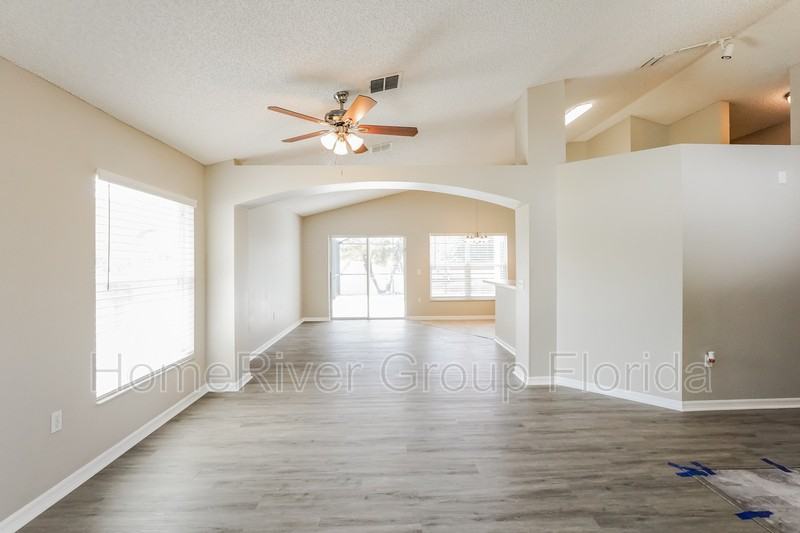 5120 Violet Ln - Photo 3 of 21