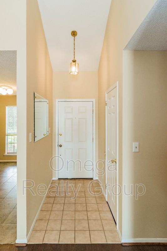 6008 Bolingbrook Drive - Photo 5 of 25