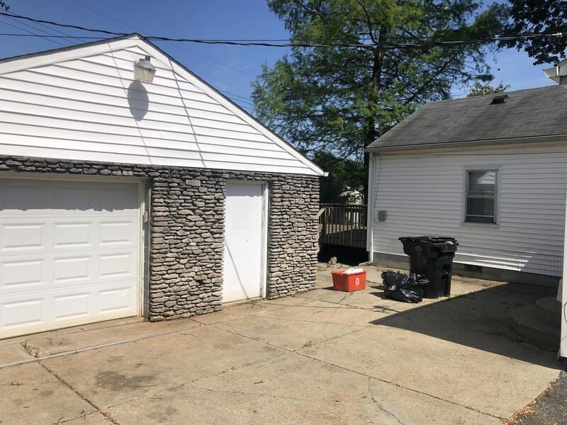 2514 Fureen Dr - Photo 2 of 17