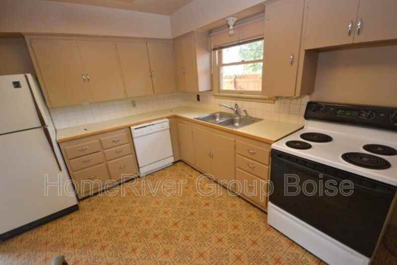 719 S Robert St - Photo 2 of 11