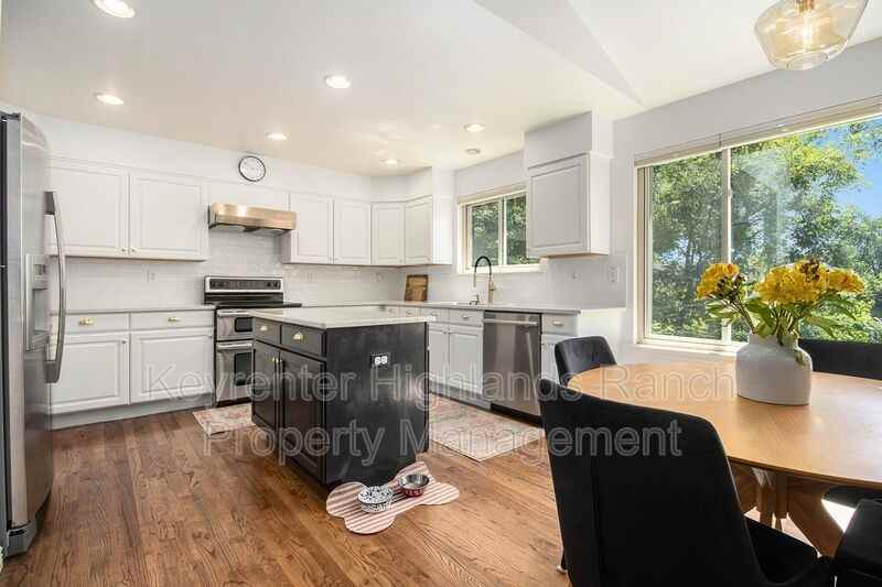 9765 Spring Hill St - Photo 2 of 15