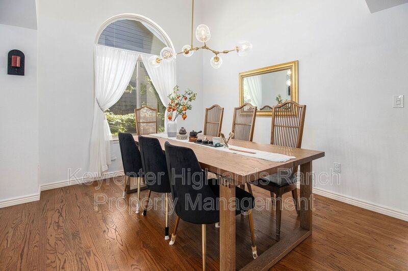 9765 Spring Hill St - Photo 5 of 15