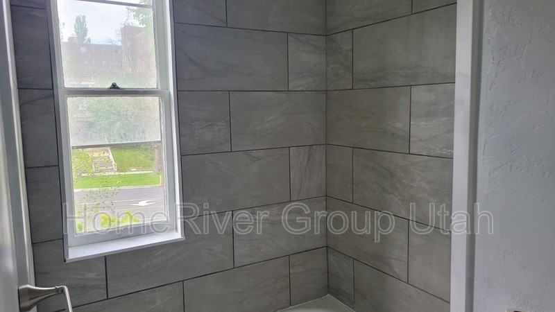 1277 E St #7 - Photo 5 of 9