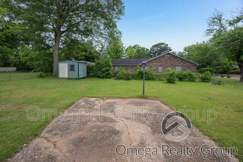 127 30th St - Photo 4 of 47