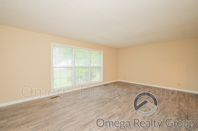 3001 Pawnee Cir - Photo 2 of 45