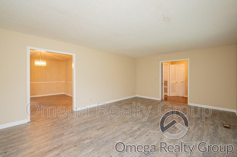 3001 Pawnee Cir - Photo 6 of 45