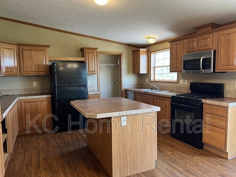 10850 W 207th St - Photo 2 of 50