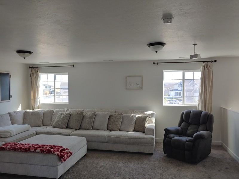 1082 W Beacon Way - Photo 3 of 13