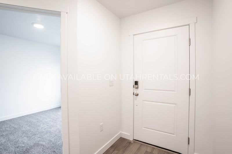 333 Sw - Photo 5 of 22