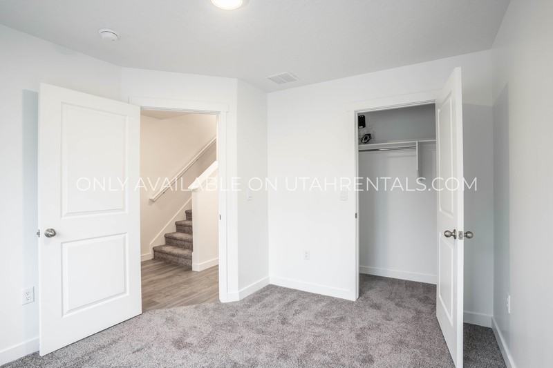 333 Sw - Photo 7 of 22