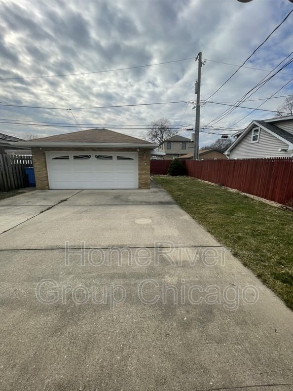 5212 S Oak Park Ave - Photo 2 of 18