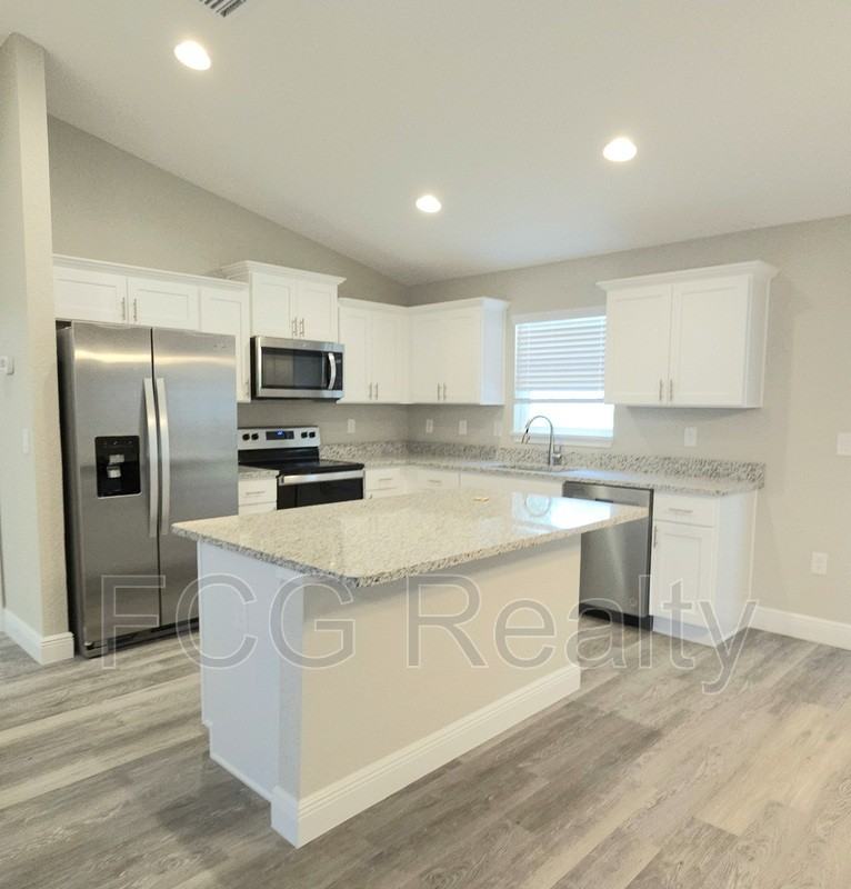 67 Olive Dr - Photo 2 of 16