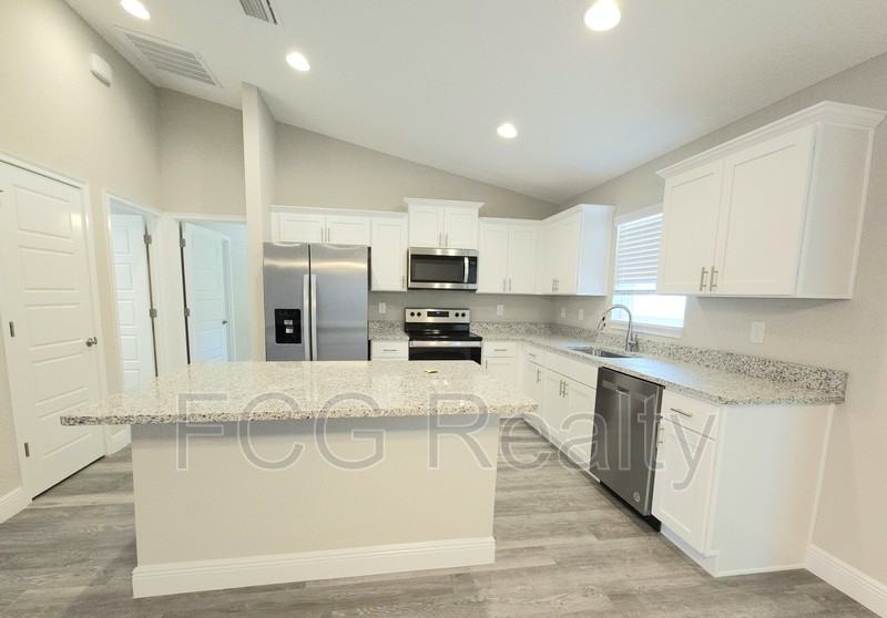 67 Olive Dr - Photo 3 of 16