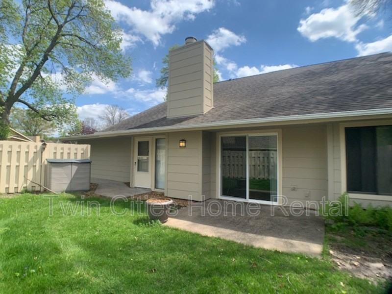 2230 Mayfair Rd - Photo 3 of 32