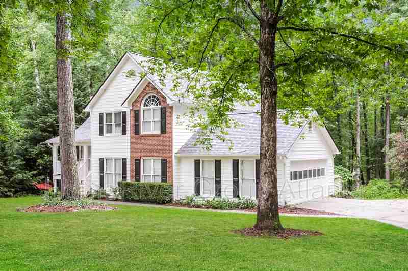 35 Treetop Ln - Photo 2 of 20