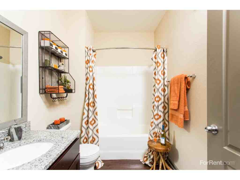 Bella Vista Apartments - Photo 2 of 20