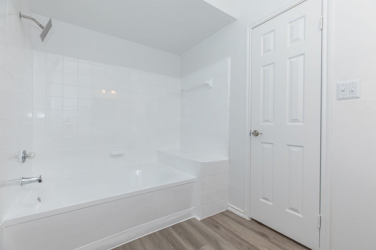 Tides At Bear Creek Apartments 700 E Ash Ln, Euless, TX 76039 Zumper