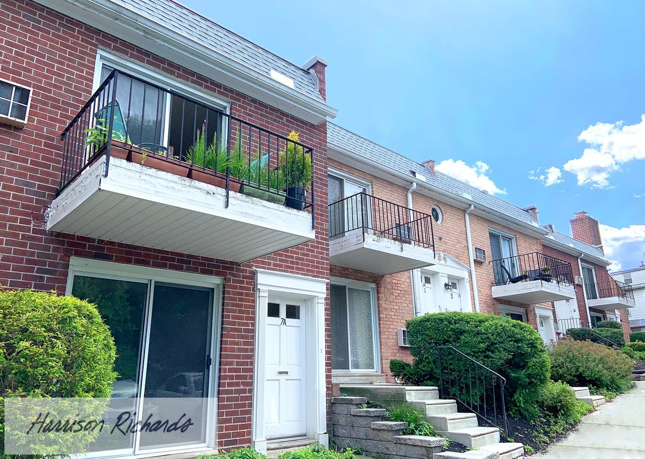 Main Line Court - Photo 2 of 4