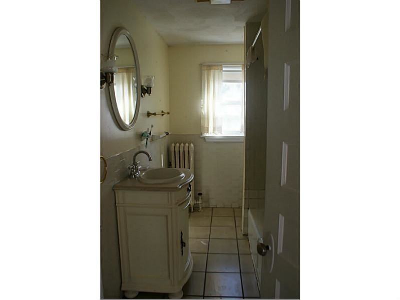 33 Kelly St - Photo 3 of 5