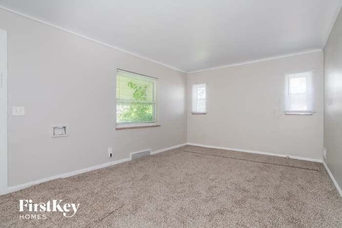 5256 Ponce Ln - Photo 3 of 15