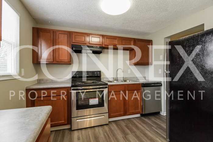 10224 Hawkhurst Dr - Photo 3 of 10