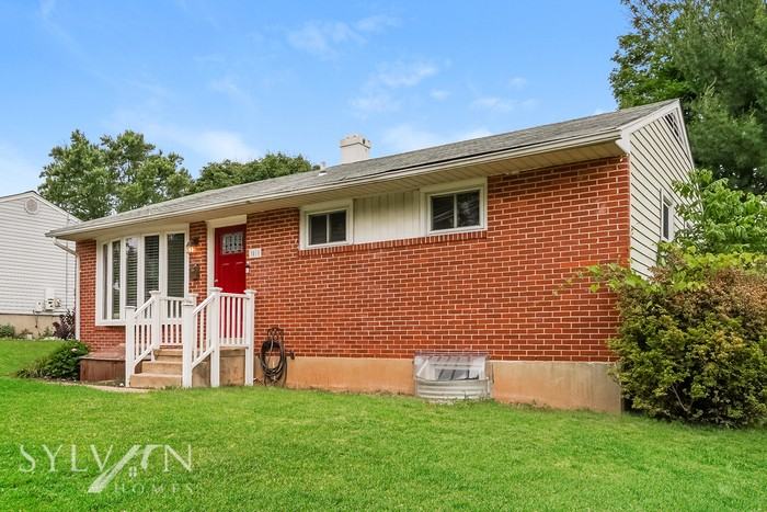 3810 Elmcroft Rd - Photo 2 of 15