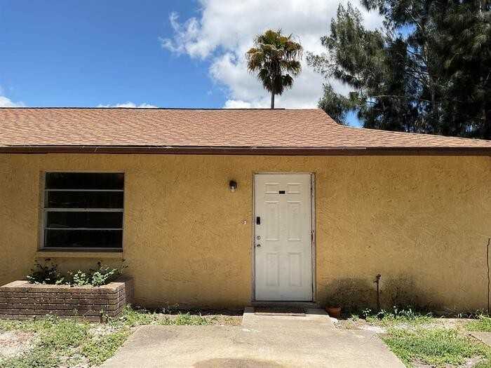 907 63rd Ave W - Photo 2 of 23