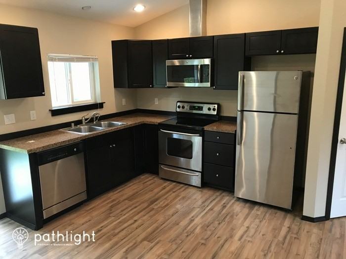 1600 Lake Dr - Photo 3 of 13