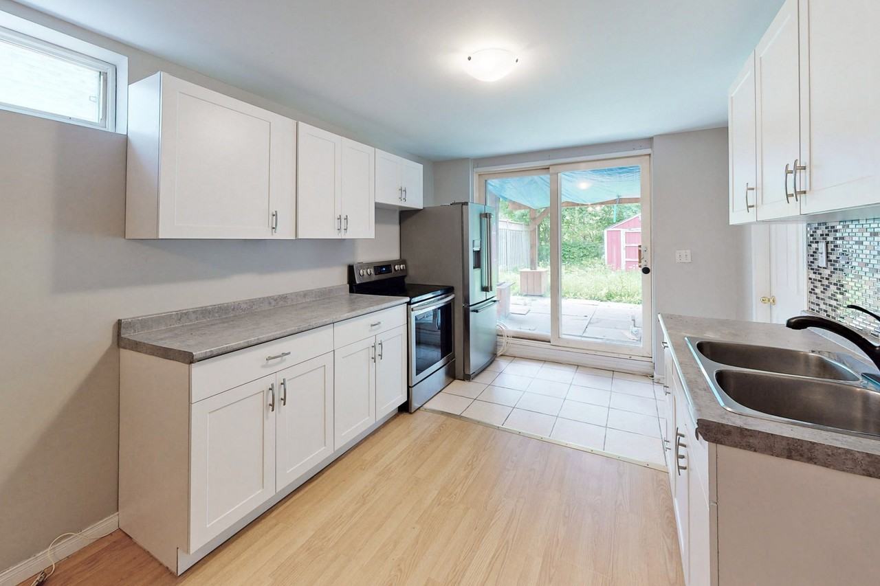 1250 Dartmoor Street - Photo 6 of 25