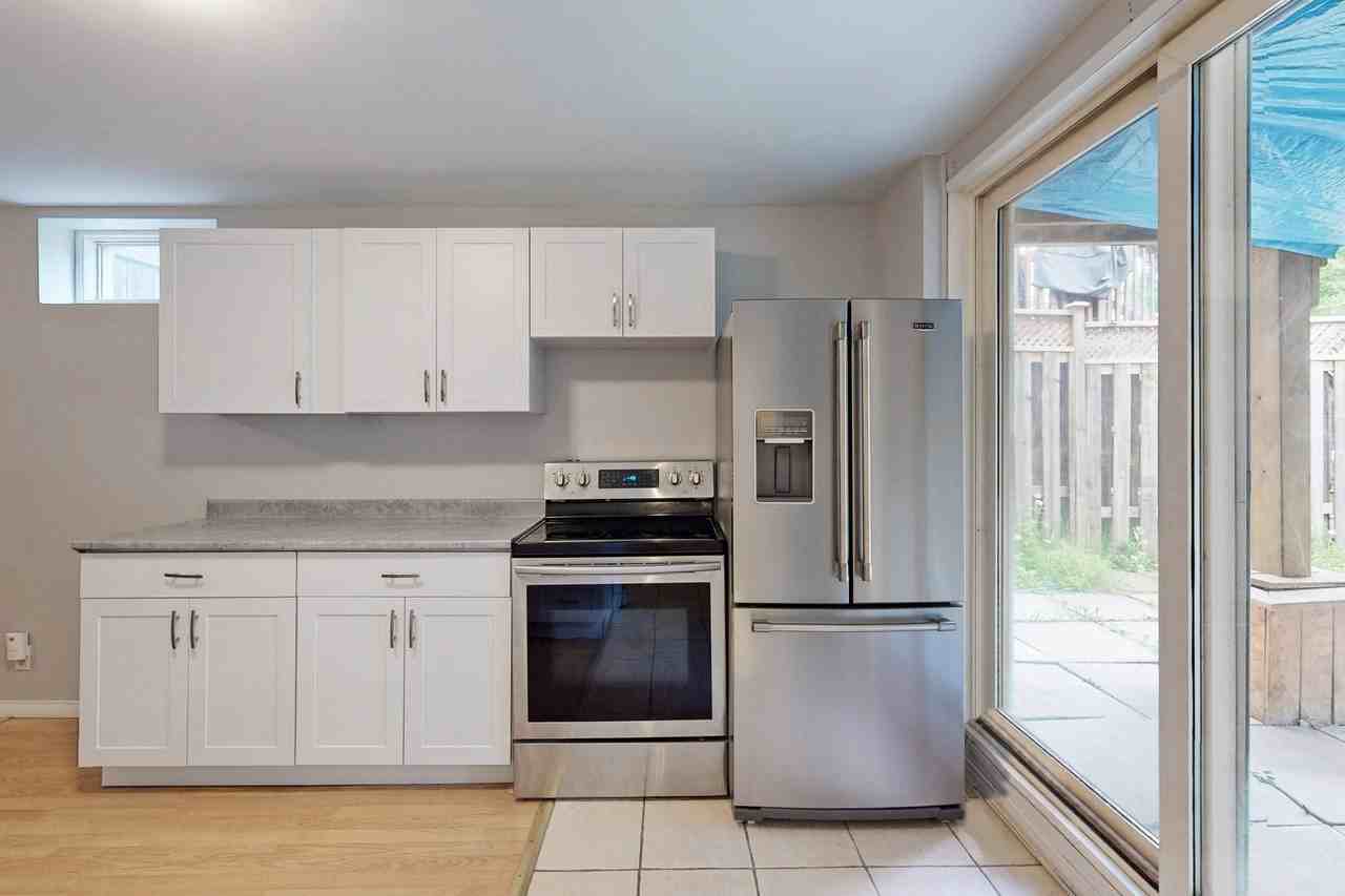 1250 Dartmoor Street - Photo 5 of 25