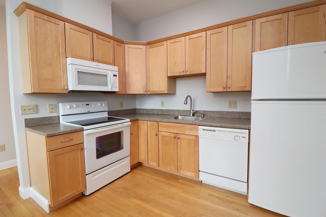 25 High St #204 - Photo 3 of 24