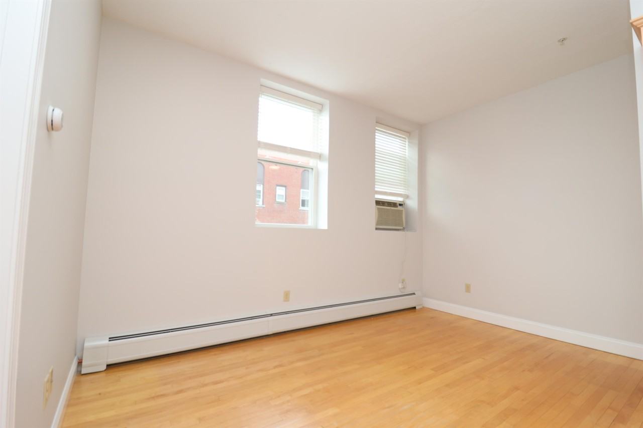 25 High St #204 - Photo 5 of 24