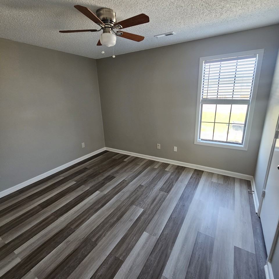 1411 Brookline Ave Sw #21 - Photo 4 of 9