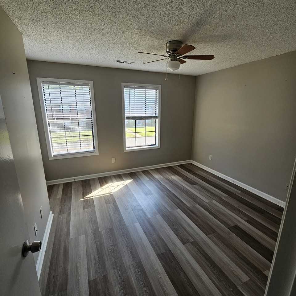 1411 Brookline Ave Sw #21 - Photo 7 of 9