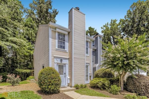 6601 Wellington Sq - Photo 2 of 29