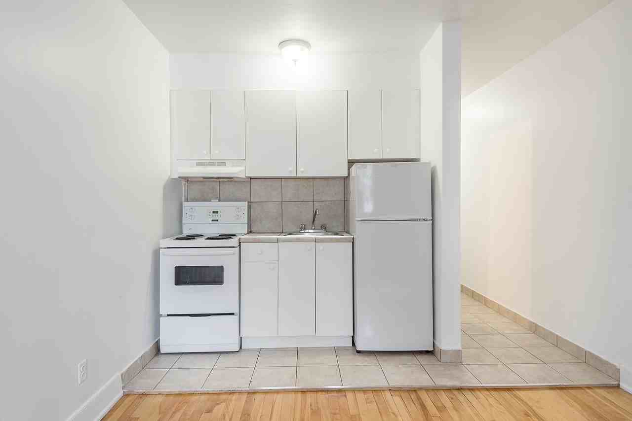 3466 Aylmer Apartments 3484 Rue Aylmer, Montréal, QC H2X 2B6 Zumper