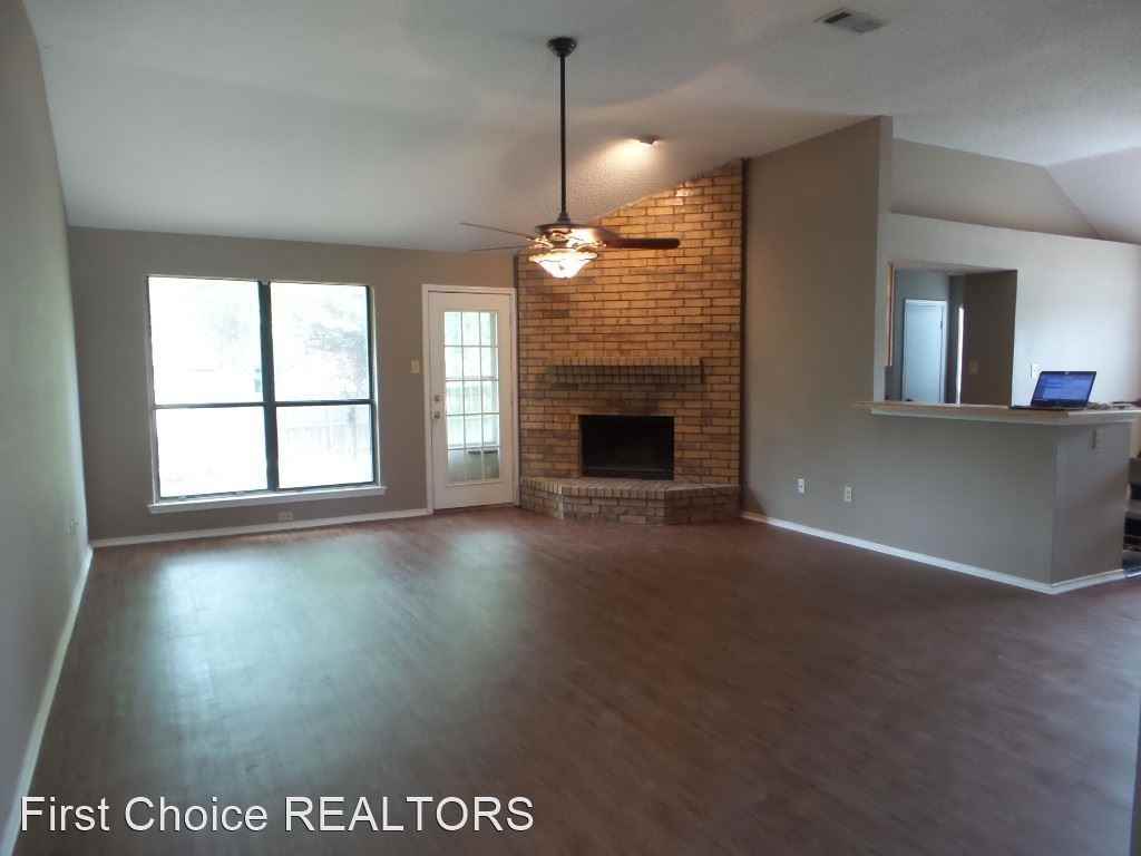 300 S Malone Rd - Photo 2 of 16