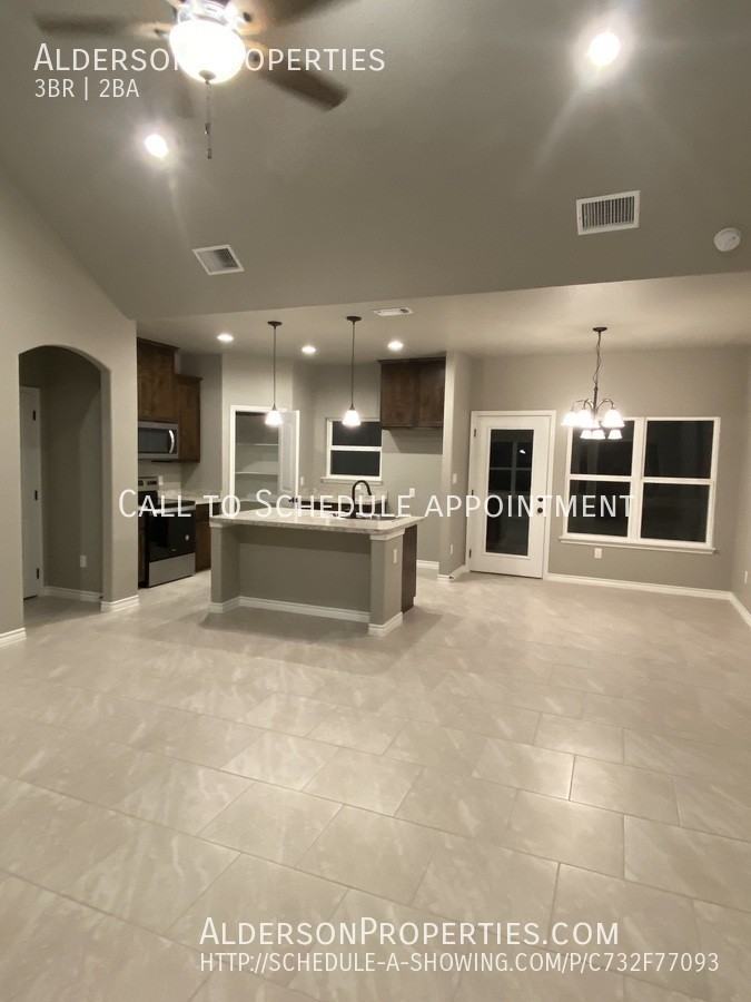 1429 Mountain View Dr - Photo 3 of 12