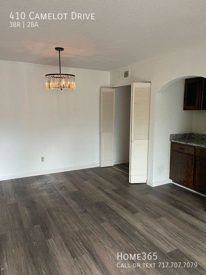 410 Camelot Dr - Photo 2 of 10