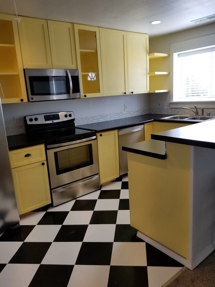 200 S 8th St #NA - Photo 2 of 10