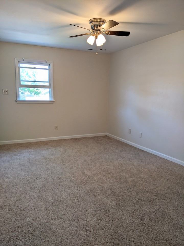 2011 Wallace Ave Ne #2011 - Photo 3 of 20